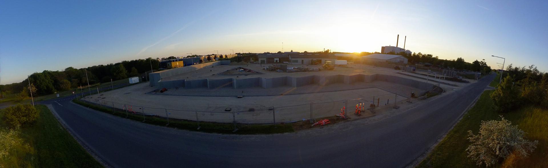 Ny Hammel genbrugsplads Solnedgang over byggeplads på ny genbrugsplads i Hammel