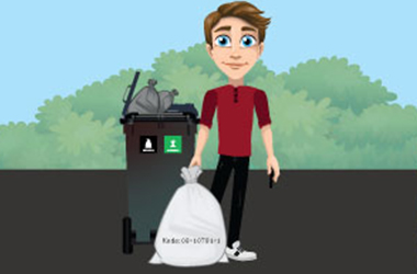 Grafisk tegning er mand, der står foran sin affaldsbeholder med en sæk, hvorpå der er skrevet en kode